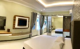 Bukit Permai Holiday Home